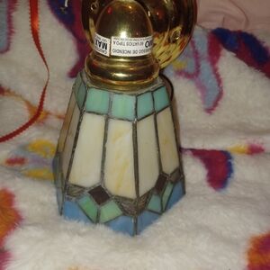 Tiffany-style stained glass pendant light fixture. 